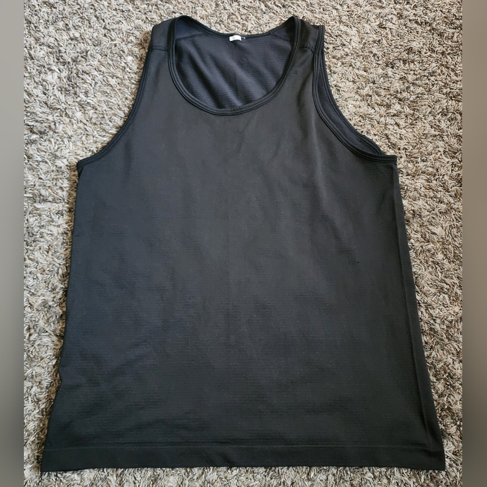 Lululemon Black Athletic Center Logo Muscle Tank Top Women's M